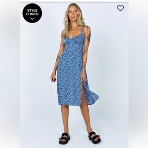 Princess Polly women’s midi blue dress. Size 6